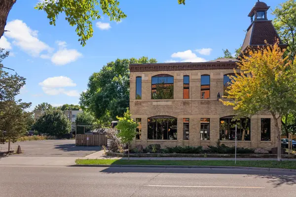 498 Selby AVE, Saint Paul, MN 55102