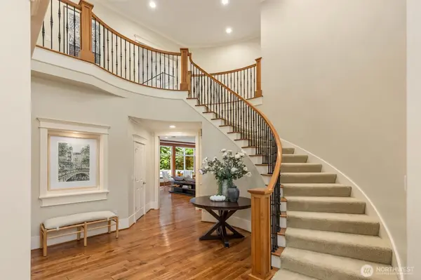 13102 Trail Heights CT NE, Bainbridge Island, WA 98110