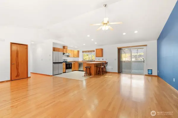 878 Mount Olympus AVE SE, Ocean Shores, WA 98569