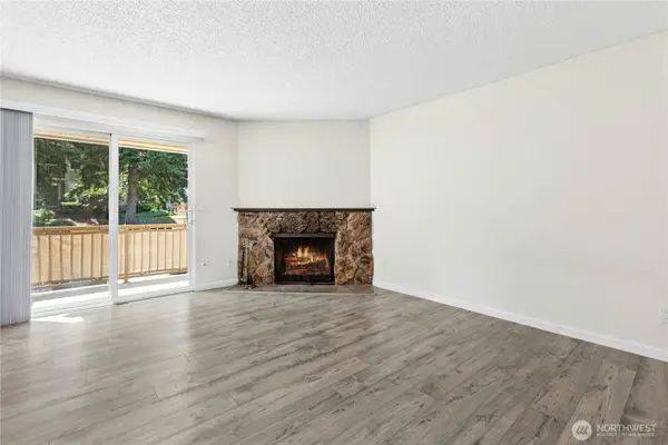 14136 74th PL NE #C, Kirkland, WA 98034