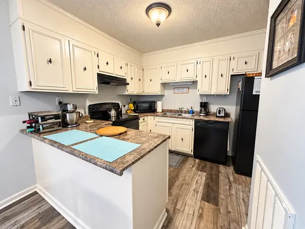 456 Lakeland Dr, Dover, TN 37058