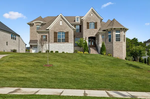 1925 Parade Dr, Brentwood, TN 37027