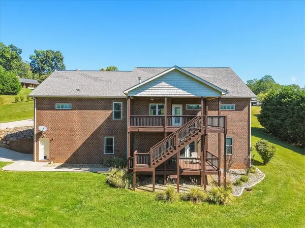 323 Independence Dr, Jefferson City, TN 37760