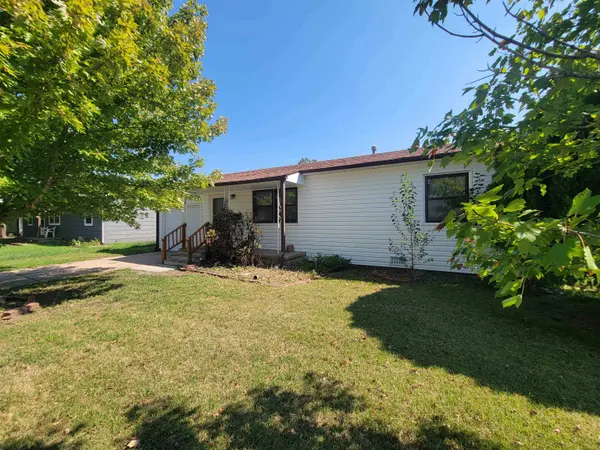 1011 N Park St., Wellington, KS 67152