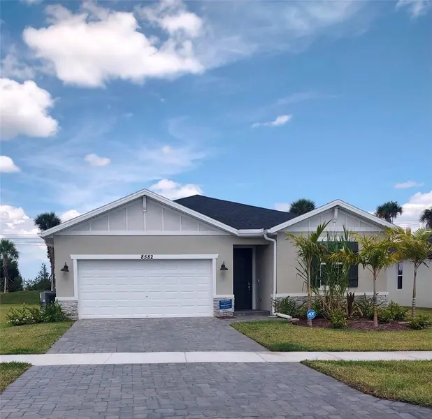 8582 DAHLIA CIR, Port St Lucie, FL 34986