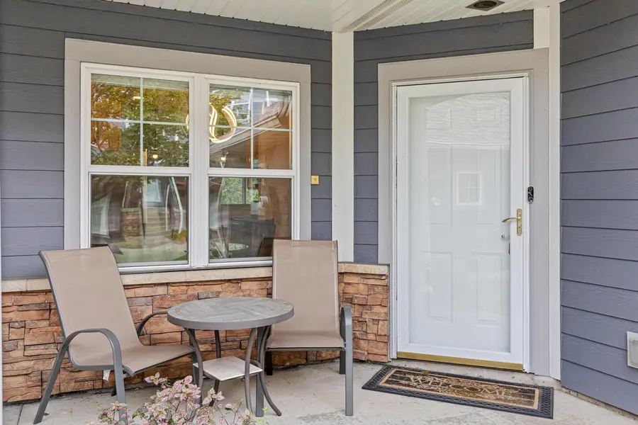 206 Alberta LN, Little Canada, MN 55117