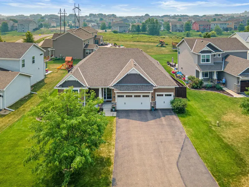 9189 Plymouth RD, Woodbury, MN 55129
