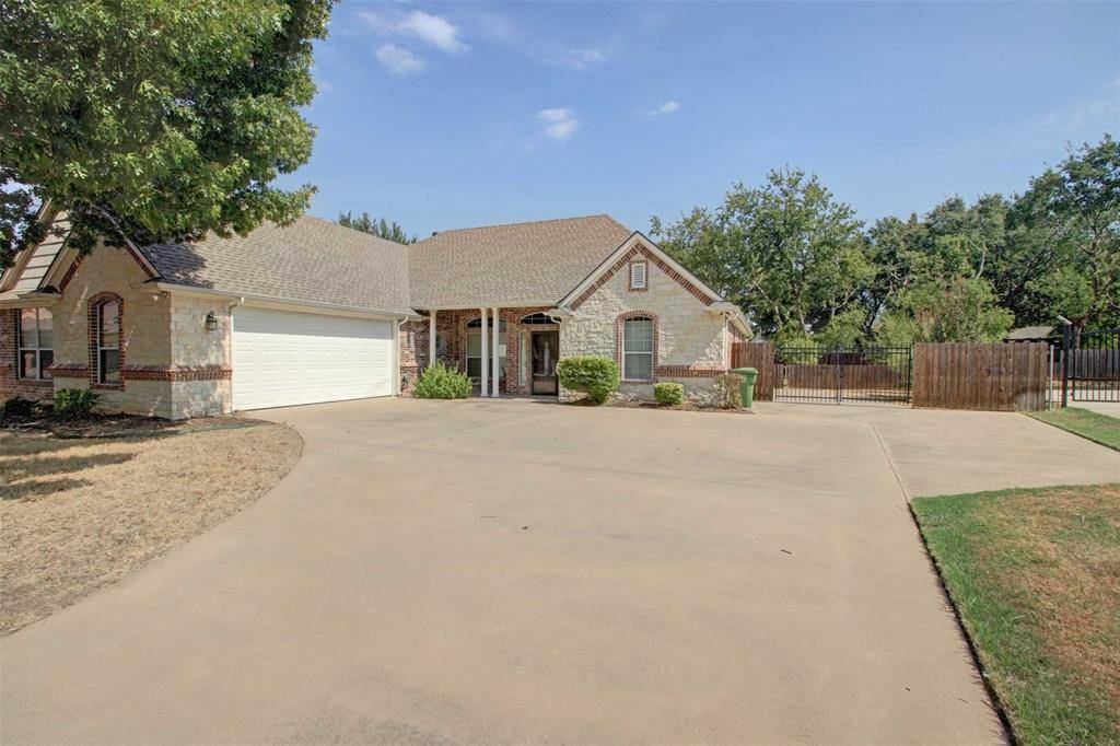 107 Heritage Place, Glen Rose, TX 76043