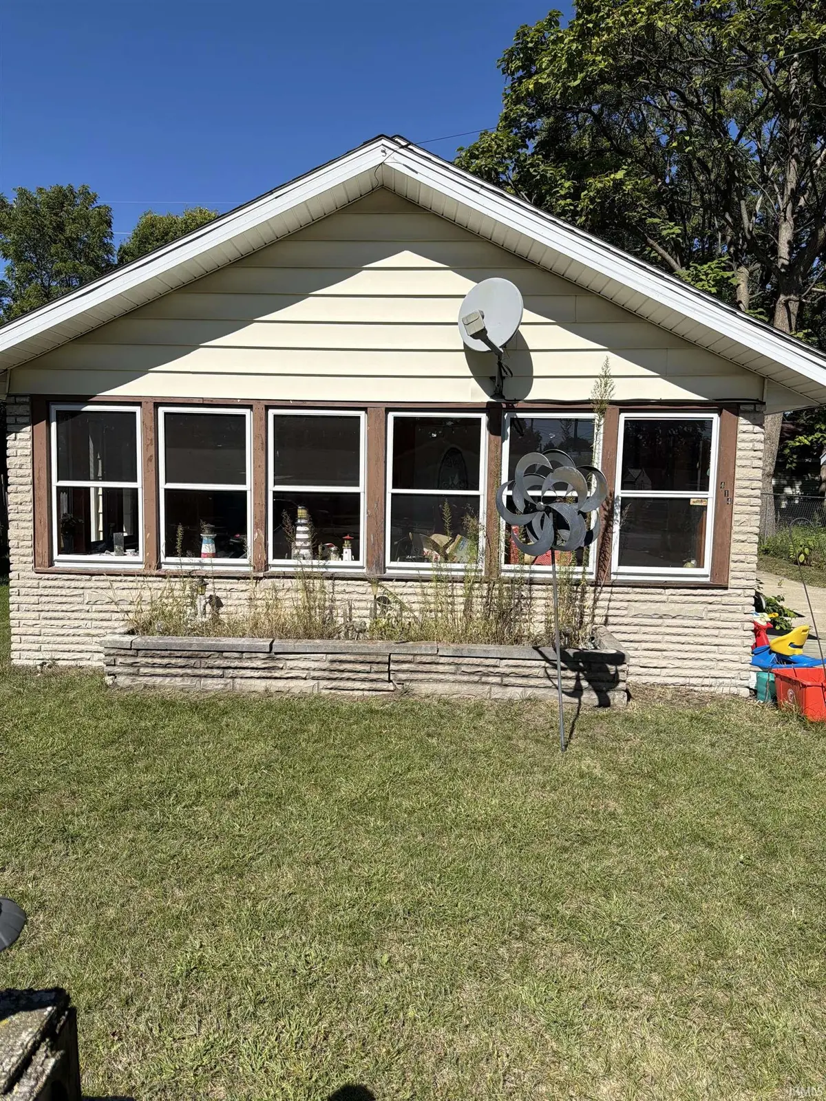 414 W Marion ST, Mishawaka, IN 46545-5828