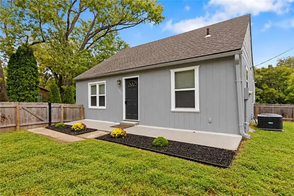 1400 E Hayward AVE, Independence, MO 64050