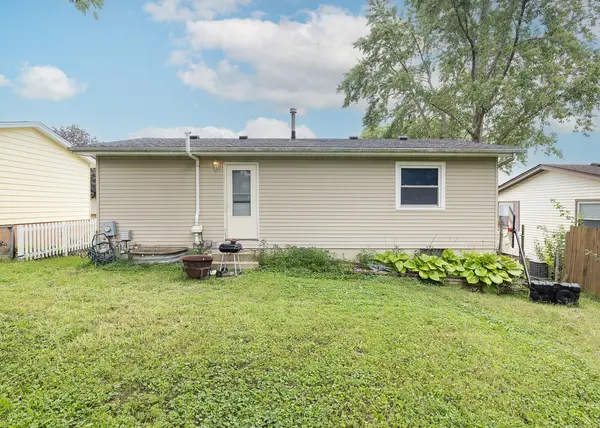2410 W 58th ST, Davenport, IA 52806
