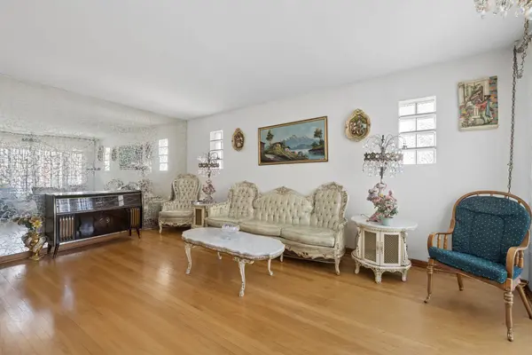 3974 N Oleander AVE, Chicago, IL 60634