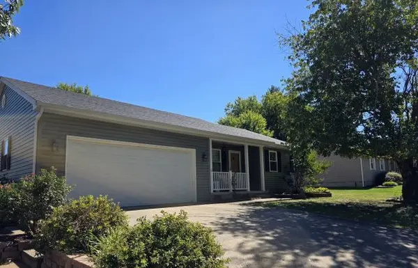 2 Acorn DR, Harrisburg, IL 62946
