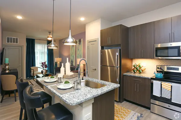 690 E Algonquin RD #2205, Schaumburg, IL 60173
