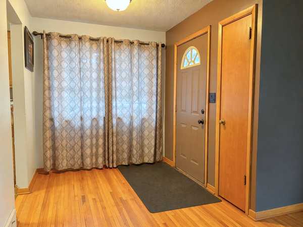 81 4th AVE N, Wahpeton, ND 58075