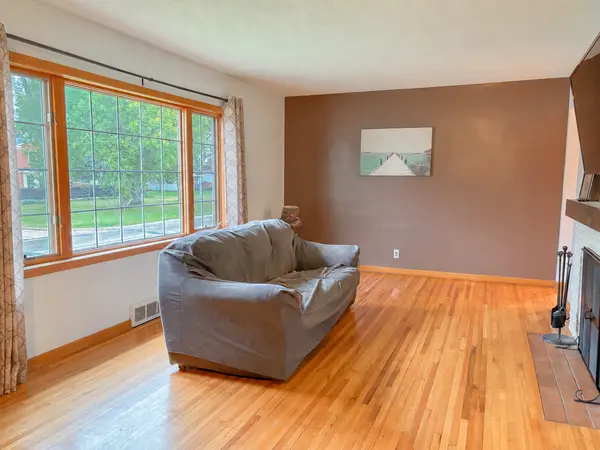 81 4th AVE N, Wahpeton, ND 58075