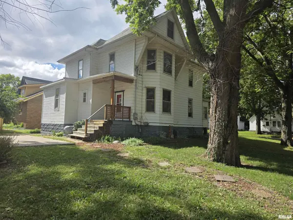 700 S 8TH ST, Pekin, IL 61554