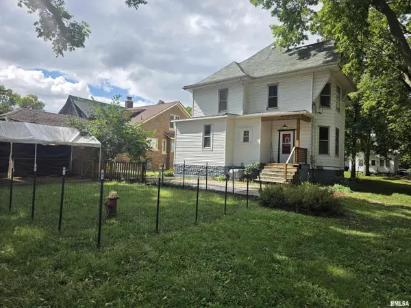 700 S 8TH ST, Pekin, IL 61554