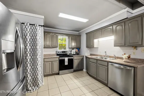 1105 Silver Poplar Lane, Sevierville, TN 37876