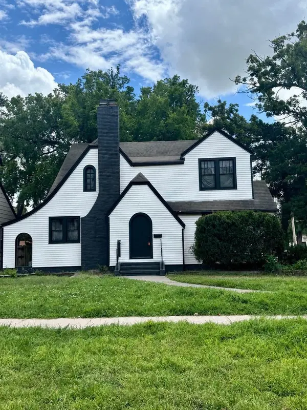 701 E 4th ST, Newton, KS 67114