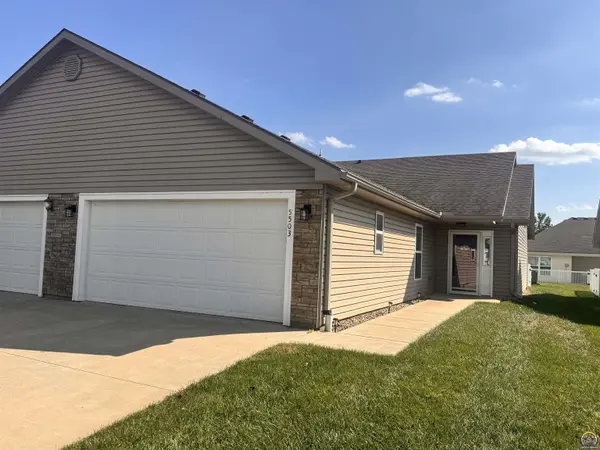5503 SW Cantabella ST, Topeka, KS 66614
