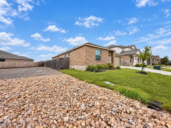 431 Sebring CIR, Hutto, TX 78634