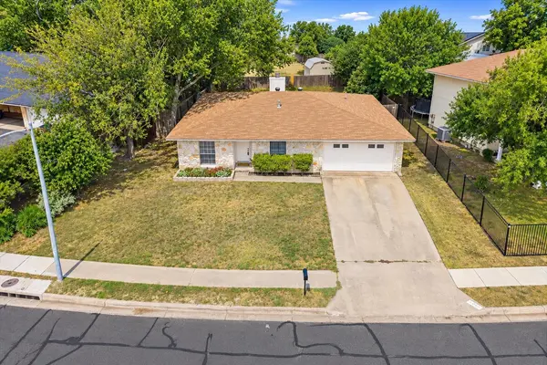 8200 Furness DR, Austin, TX 78753