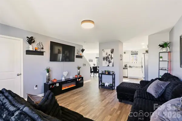 1684 Pen Oak DR, Asheboro, NC 27203