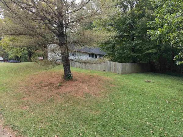 11124 Bayer CT, Evansville, IN 47712