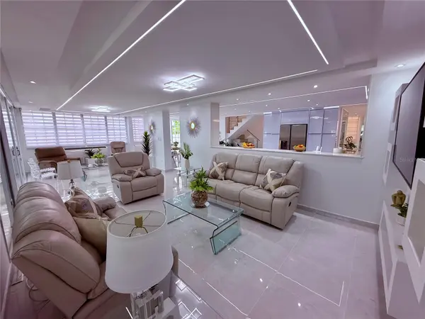 MANSIONES REALES FELIPE PRIMERO #E1, Guaynabo, PR 00969