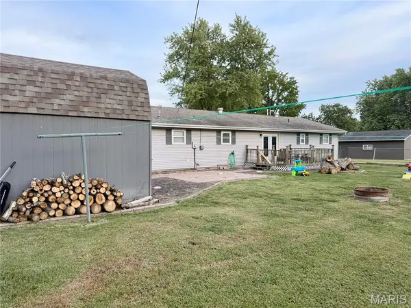 4257 Oak Glen DR, Salem, IL 62881