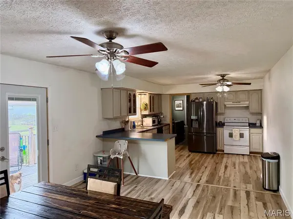 4257 Oak Glen DR, Salem, IL 62881