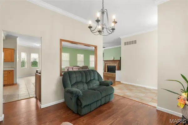 910 Oak Pass LN, Sullivan, MO 63080