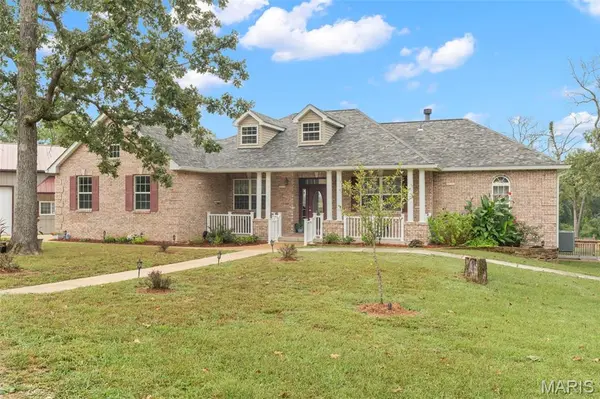 910 Oak Pass LN, Sullivan, MO 63080