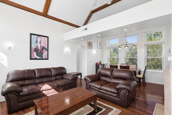 6450 N TROY ST #3W, Chicago, IL 60645