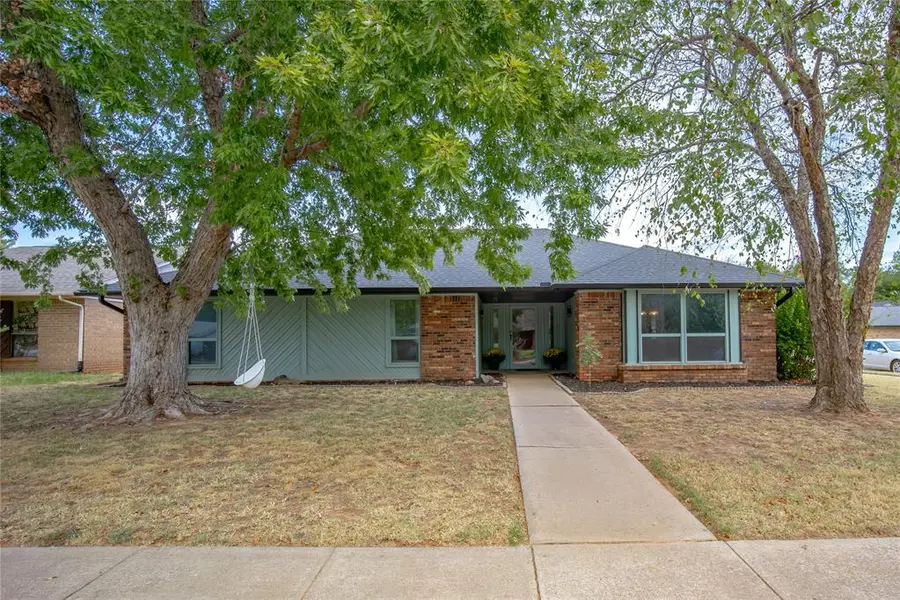 1724 Still Water LN, Edmond, OK 73013