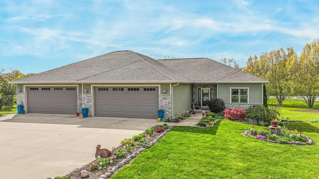 N2887 EVERGREEN LN, Freedom, WI 54913