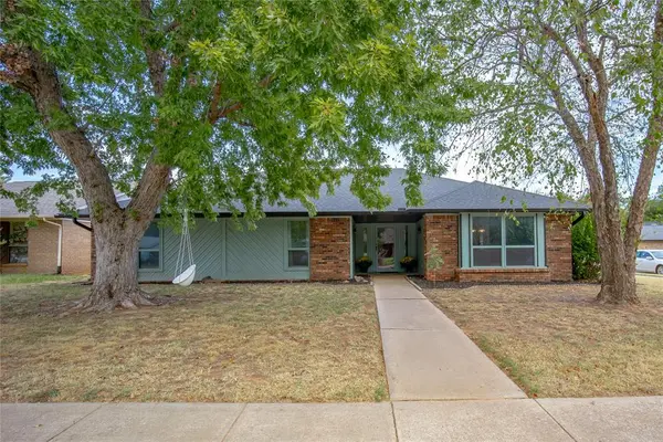 1724 Still Water LN, Edmond, OK 73013