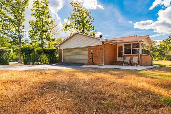 4762 Metro 41A Hwy, Normandy, TN 37360