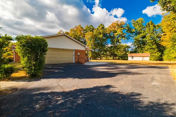 4762 Metro 41A Hwy, Normandy, TN 37360