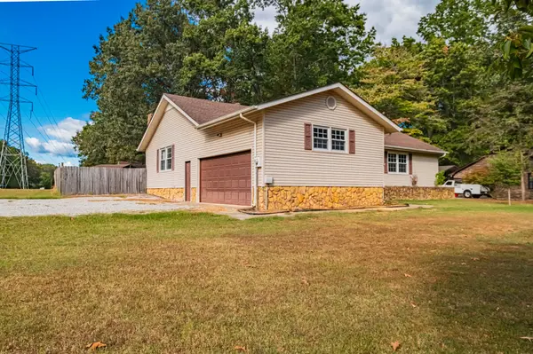 118 Autumn Ln, Tullahoma, TN 37388