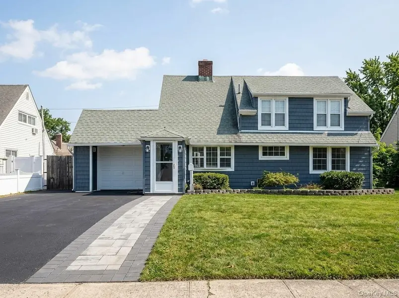 59 March LN, Westbury, NY 11590