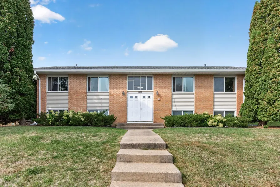 2709 Virginia AVE N, New Hope, MN 55427