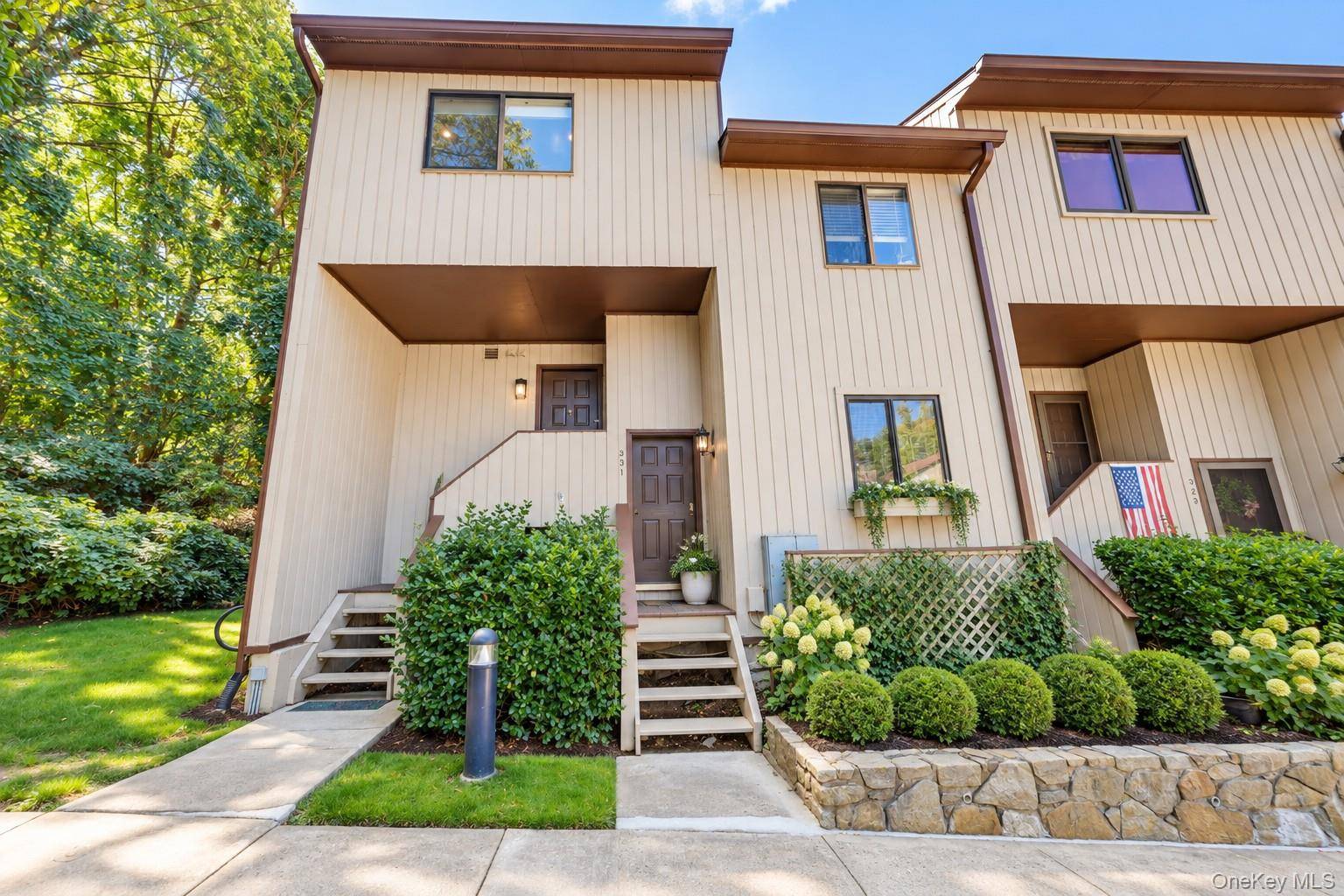 331 N Greeley AVE, Chappaqua, NY 10514