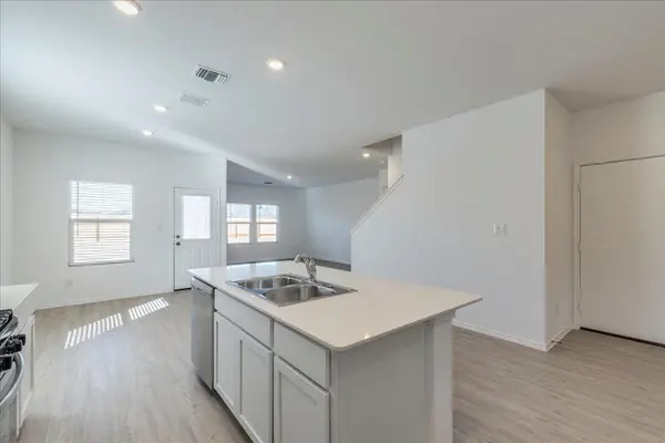 214 Magalia LN, Kyle, TX 78640