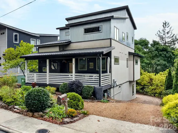 18 Sulphur Springs RD, Asheville, NC 28806
