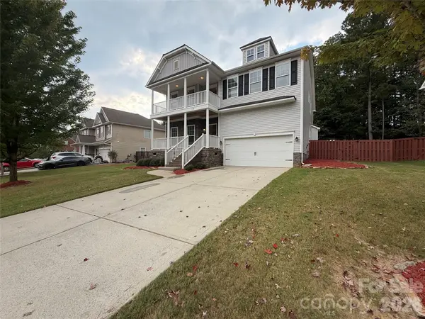 330 Windy Pine DR, Lake Wylie, SC 29710