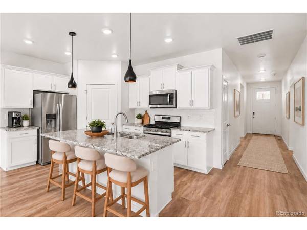 9873 Ceylon, Commerce City, CO 80022