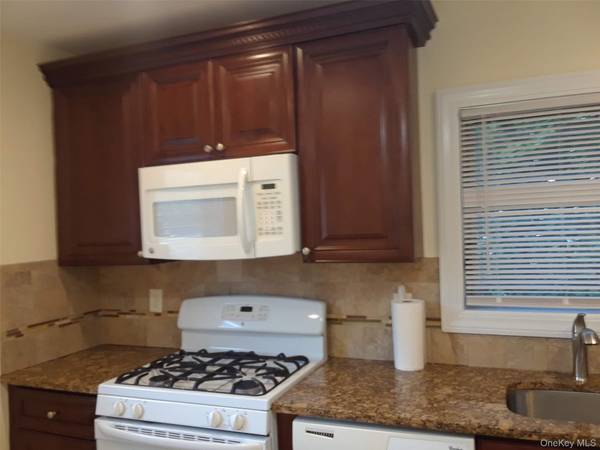 29 N Long Beach RD #1, Rockville Centre, NY 11570