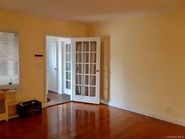 29 N Long Beach RD #1, Rockville Centre, NY 11570